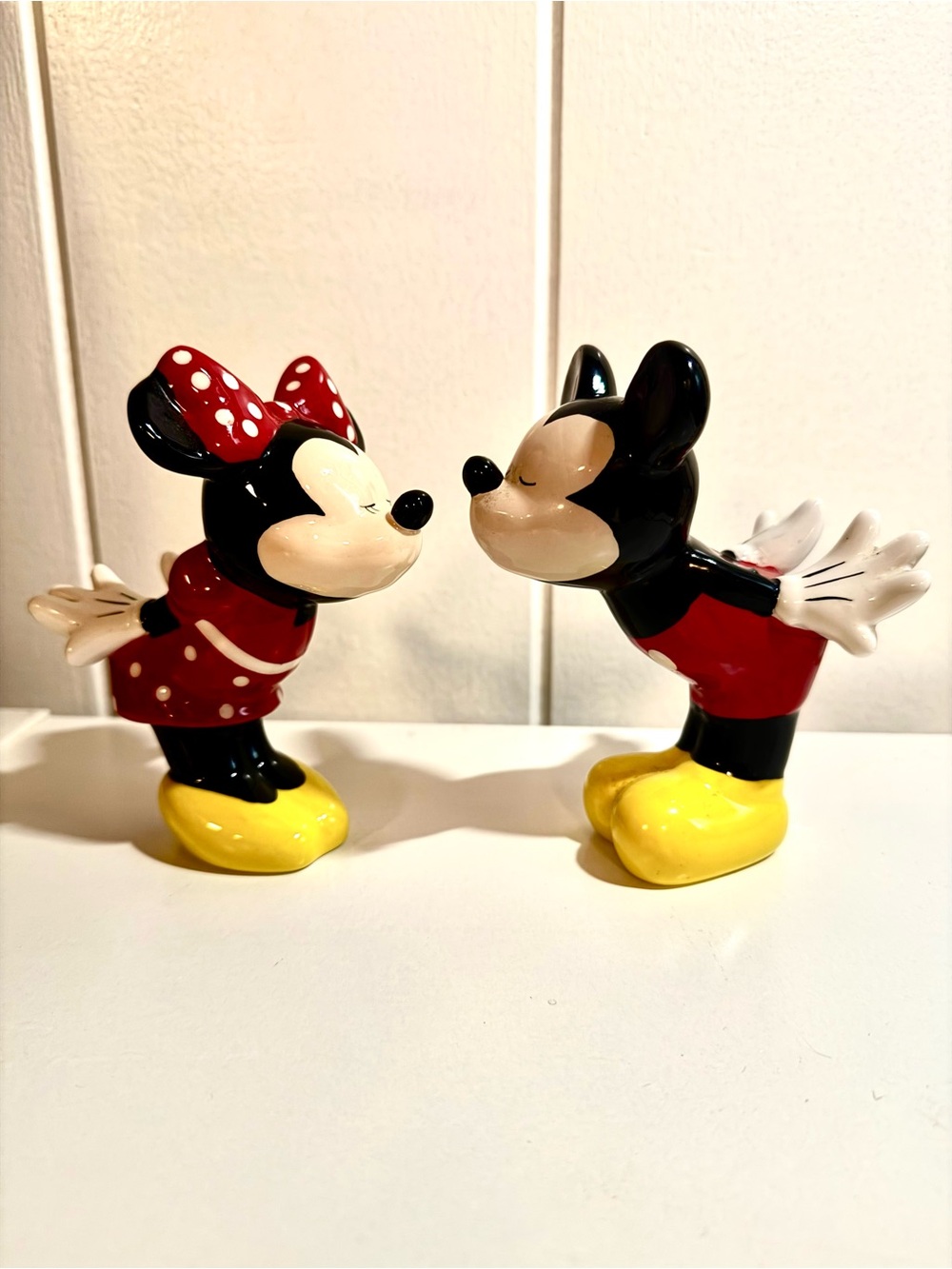 Disney Minnie & Mickey salt and pepper shakers